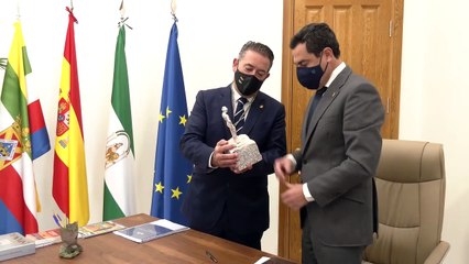 Moreno anuncia un plan para "poner en el foco" a Linares