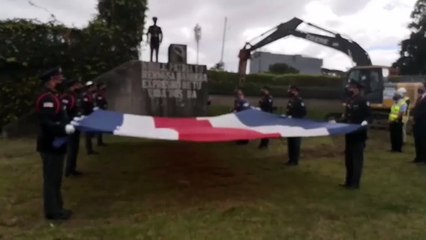 ext-retiran-bandera-de-rotonda-de-la-bandera-210121