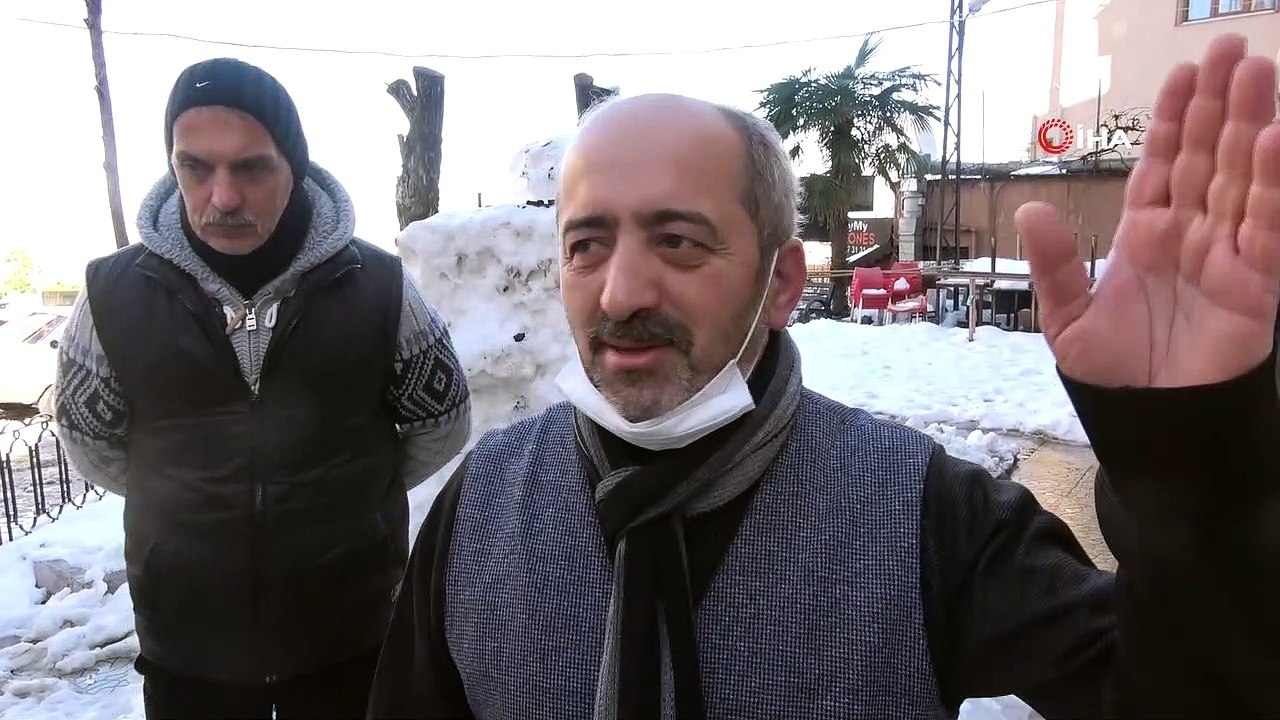 2 metre boyunda yaptığı kardan adamı saldırıya uğrayan adam konuştu: “Gücü kardan adama yetmiş artık kardan adamla ne derdi var bilmiyorum”