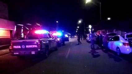 Por aglomeración de personas, policías de Guasave intervienen en velorio con banda