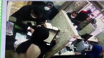 Döviz bürosundan tırnakçılık yöntemiyle 3 bin dolar çaldı