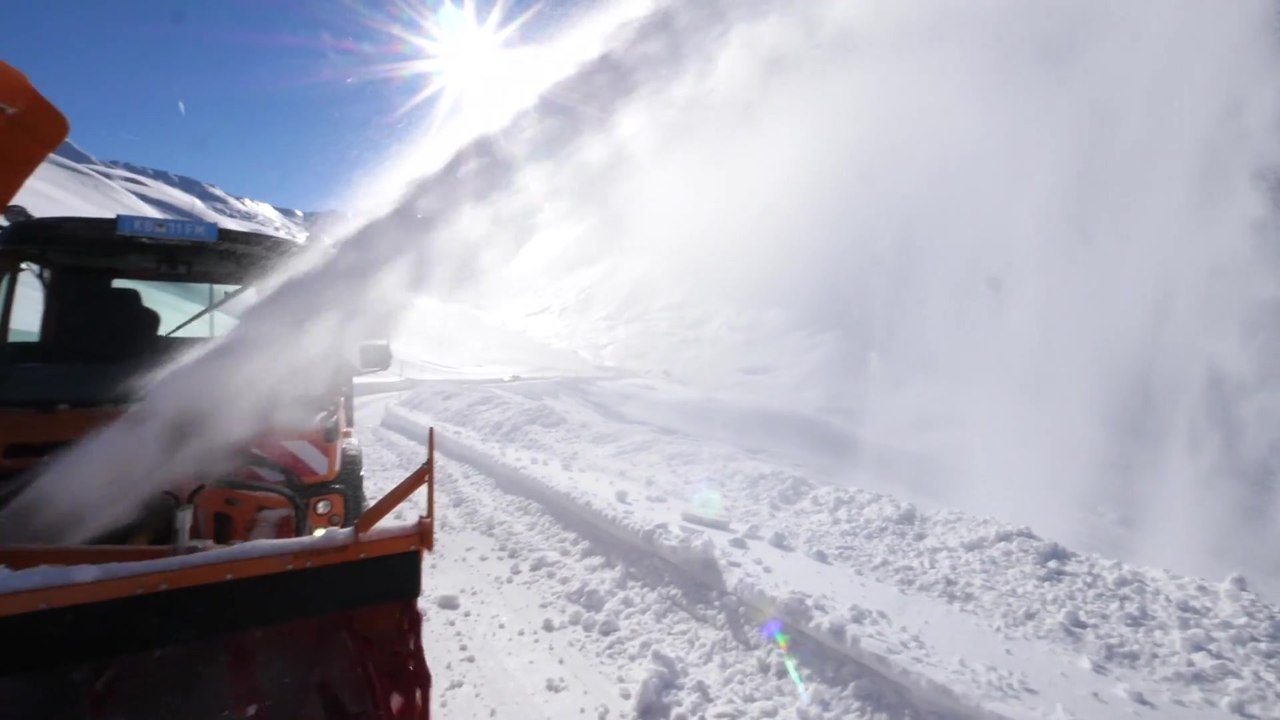 Unimog im Winterdienst - Schneefräsen am Timmelsjoch