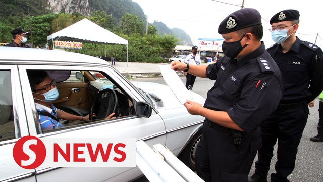 Ipoh cops set up five roadblocks to ensure people adhere to MCO