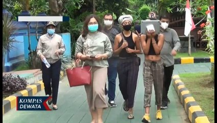 Kristen Gray Dideportasi Dilarang ke Indonesia