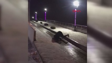 Buzda kaymak isterken düştü, hafıza kaybı yaşadı
