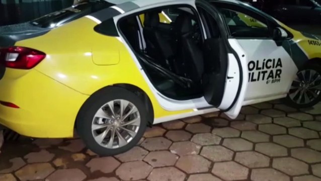 Três pessoas são detidas furtando fios de telefone, na Rua Uirapuru, no Bairro Floresta