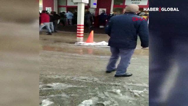 Hastane bahçesi savaş alanına döndü: Kavgada yaralandı, doktor ve hemşirelere küfretti, yakınları görevlilere saldırdı