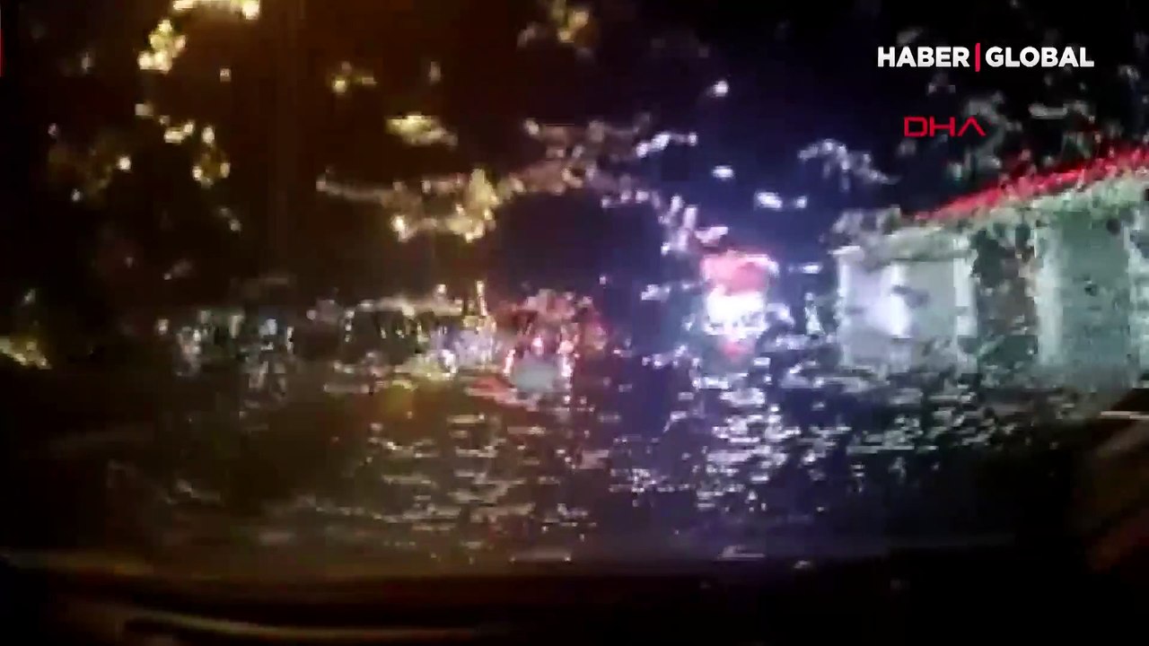 Uçan buz kütlesi sürücüye zor anlar yaşattı