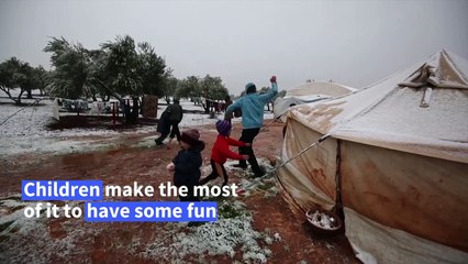 Displaced Syrians hit by snowstorm