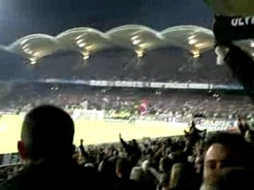 Lyon Manchester but 1-0 ambiance