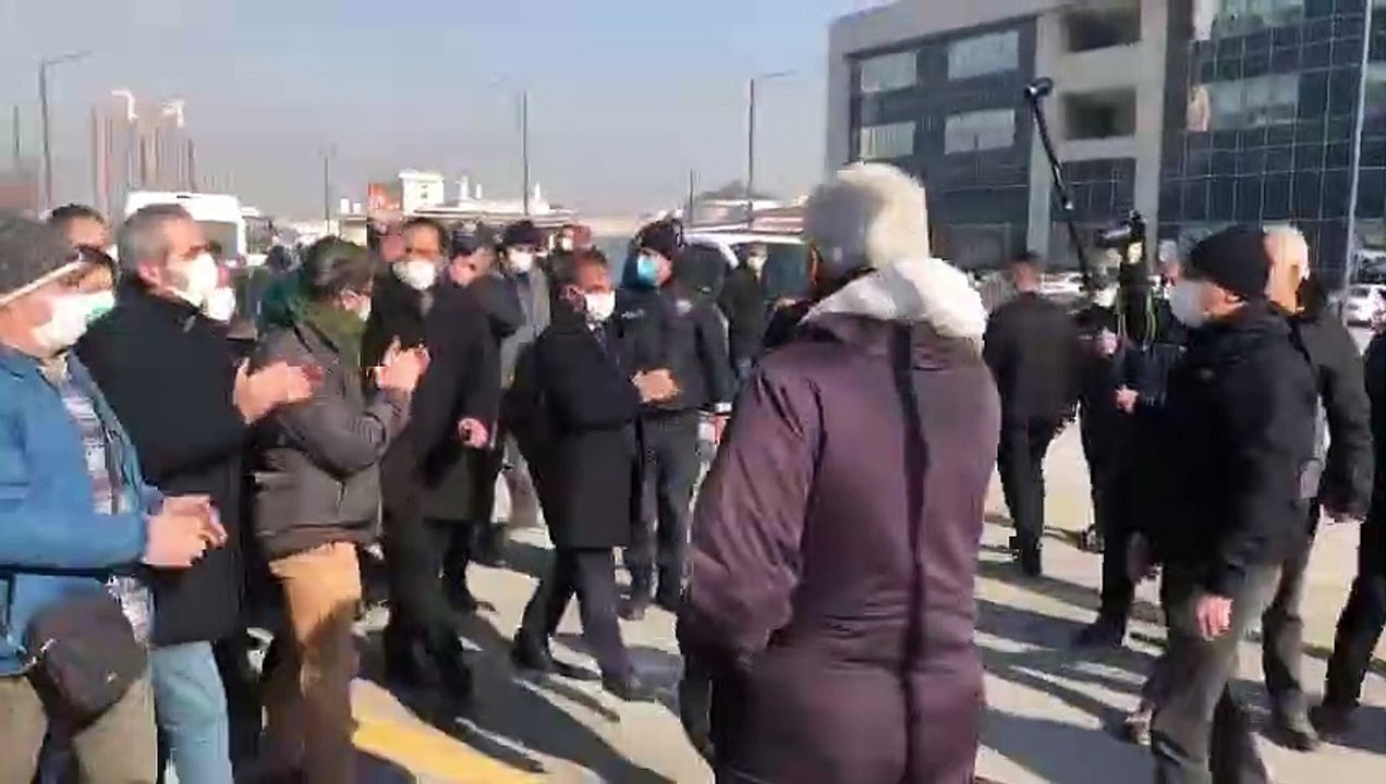Sağlık emekçilerinin protestosuna polis müdahalesi