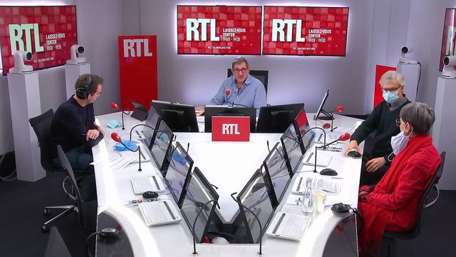 À l'occasion de la réédition de son album Refuge , Jean-Louis Aubert parle pour la première fois de l'opération à cœur ouvert que le chanteur a subie il y a 6 mois.