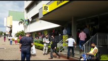 Sindicato dos Bancários de Cascavel e Região realiza protesto em frente à agência Centro do Banco do Brasil