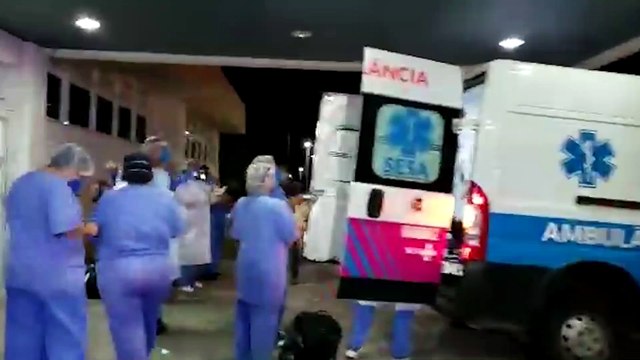 Emoção: paciente de Manaus ganha parabéns ao chegar ao ES