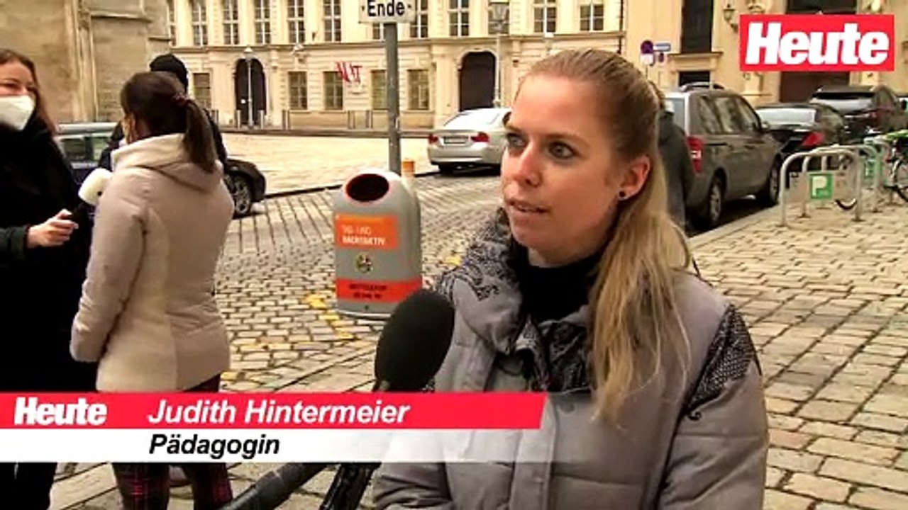 Pädagogen demonstrieren für rasche Impfungen