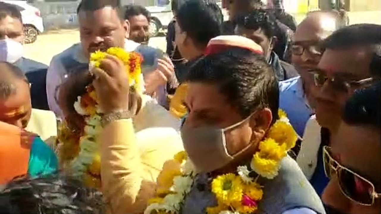 शाजापुर आये उच्च शिक्षा मंत्री, कार्यकर्ताओं ने किया स्वागत