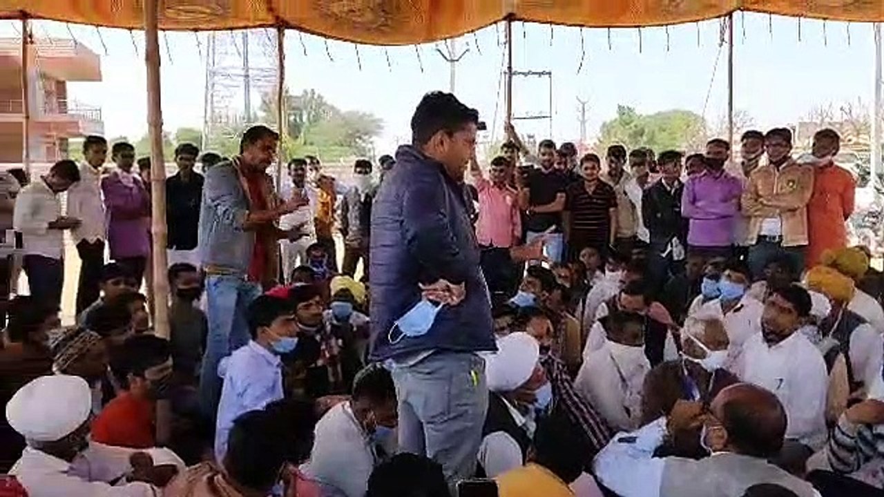 पानी की किल्लत से जूंझ रहा सिणधरी, ग्रामीणों ने दिया अनिश्चितकालीन धरना