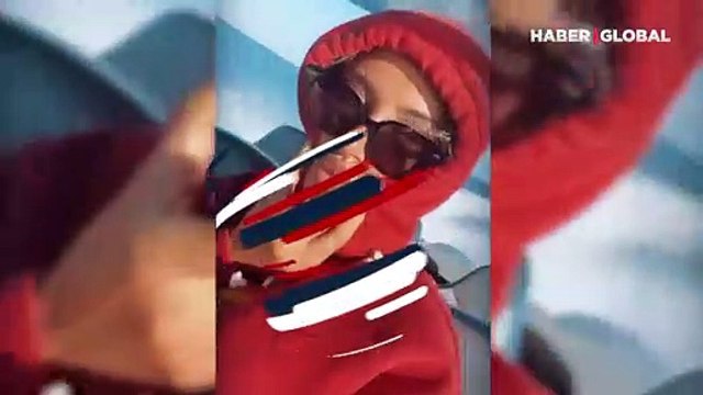 Şeyma Subaşı, sevgilisi ile sarmaş dolaş sürat teknesi kullandı