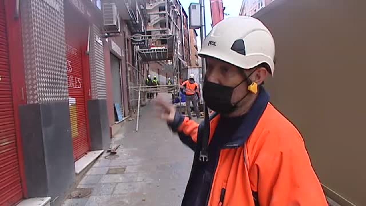 Peligroso desescombro en el edificio de la calle Toledo
