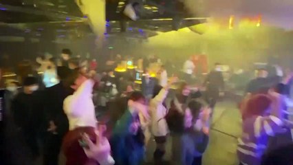 Nachtclubs in Wuhan - Feiern bis der Arzt kommt?