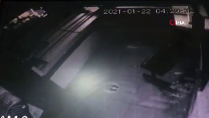 Çekmeköy'deki kuyumcuda soygun girişiminin yeni görüntüleri ortaya çıktı