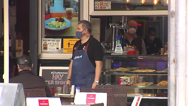 Madrid adelanta el toque de queda y prohíbe reuniones en casas