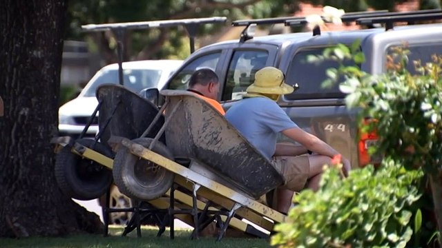 South Australians are warned of extreme hot weather on weekend