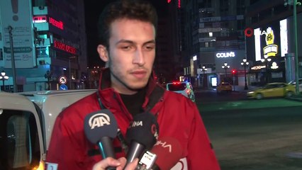 Türk Kızılay ekipleri Ankara’da soğuk havada nöbet tutan ekiplere çorba ikramında bulundu