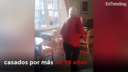 Lejos por 3 meses: el emotivo reencuentro de una pareja casada hace 70 años