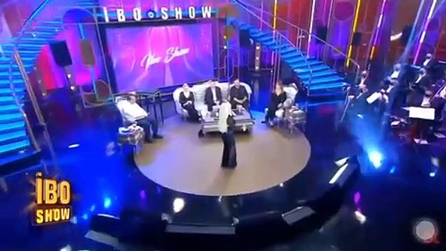 Oryantal Didem oynadı, Bülent Serttaş gözlerini kaçırdı