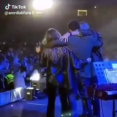 لأول مرة.. أبناء عمرو دياب يشاركونه الغناء على المسرح