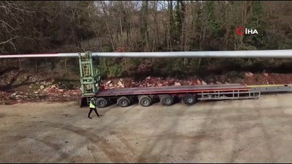 En uzun sevkiyat...Tek kanadı 74 metre 26 ton olan rüzgâr türbinleri böyle taşınıyor