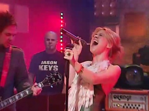 Kelly Clarkson - Since U Been Gone (Live @ Last Call with Carson Daly) (2005/03/25) NTSC SD