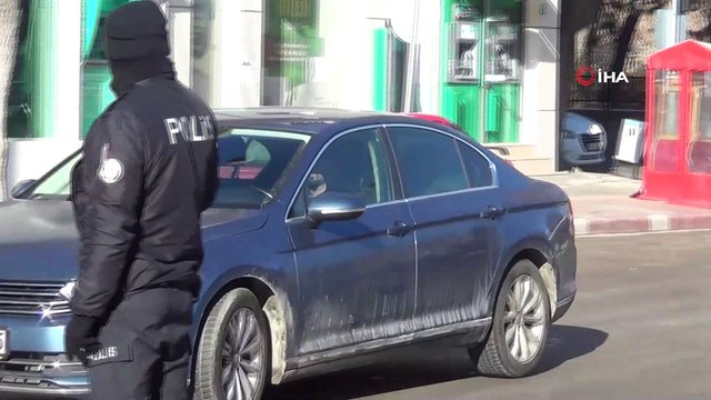 Polis kısıtlamanın sorunsuz sürmesi için yoğun mesai harcıyor