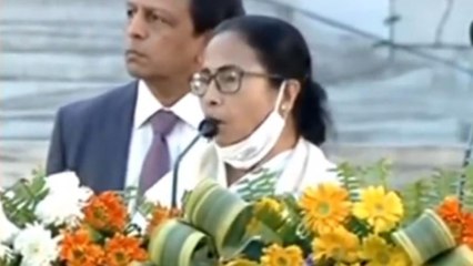 Video herunterladen: CM Mamata refuses for speech, lashes out at sloganeering