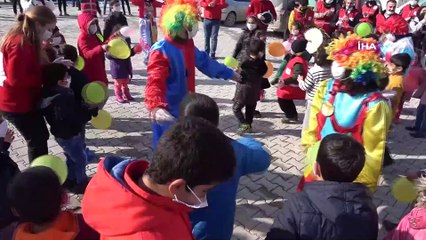 Konteyner kentteki depremzede çocuklara özel etkinlik