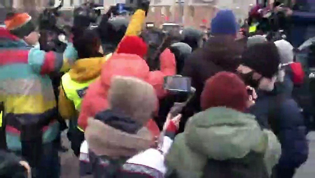 Landesweite Massenproteste und Verhaftungswelle: Auch Nawalnys Frau abgeführt