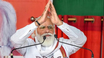 PM reaches national library, offers flowers on Netaji's idol