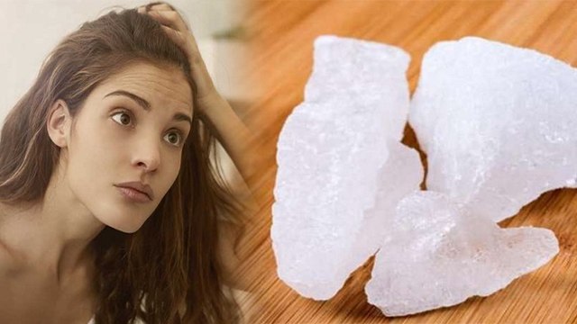 क्या फिटकरी से काले होते है बाल, जानें सच्चाई | Fitkari Se Safed Baal Kale Hote Hai Ya Nahi |Boldsky