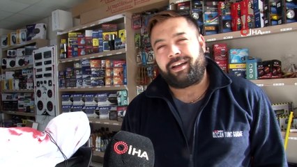 Kanlı, kefenli modifiye araç polisi harekete geçirdi