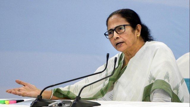 Mamata refuses to speak amid chants at Netaji event