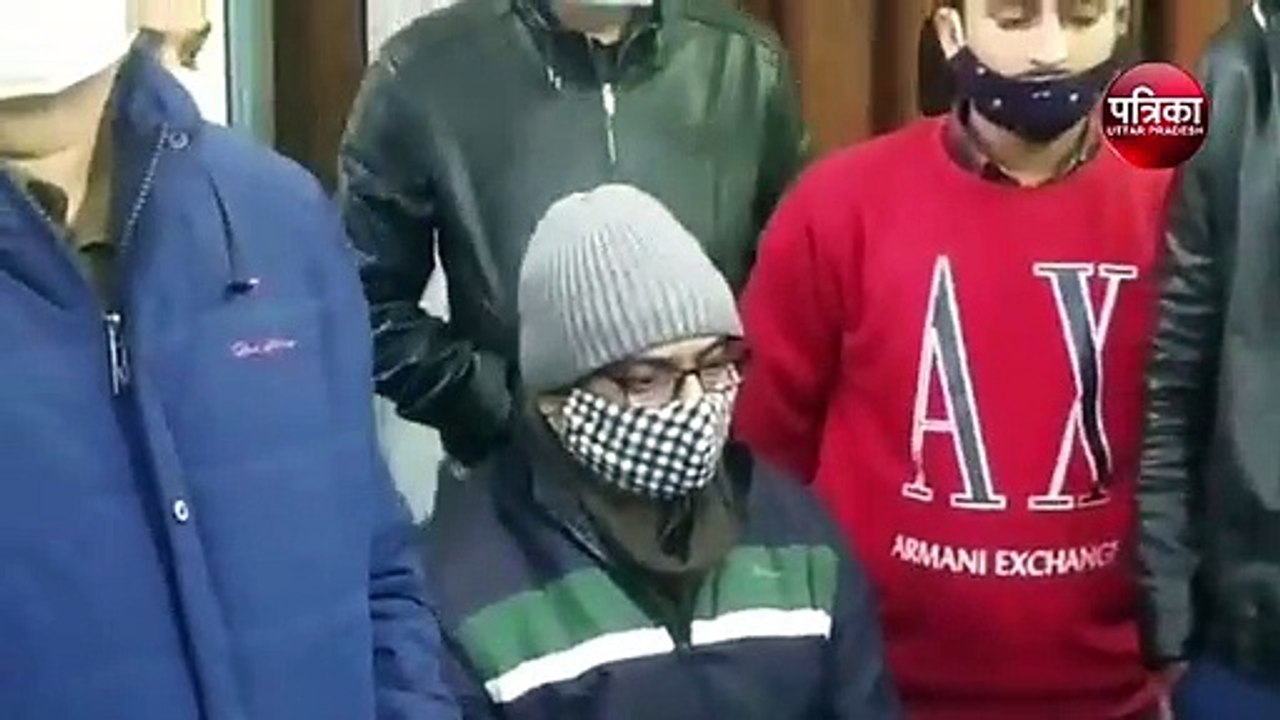 रिश्वत लेने के आरोपी इंस्पेक्टर समेत तीनों पुलि...