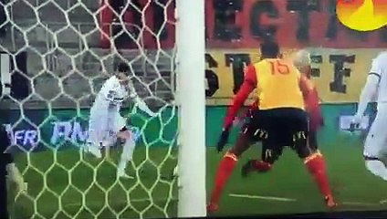 Youcef Atal buteur et sort sur blessure