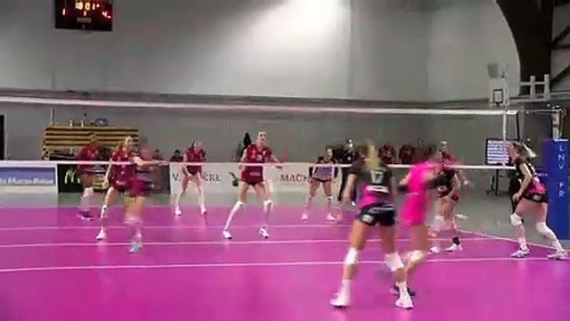 Image maritima : l'un des plus beaux points du match Istres Volley - Mulhouse