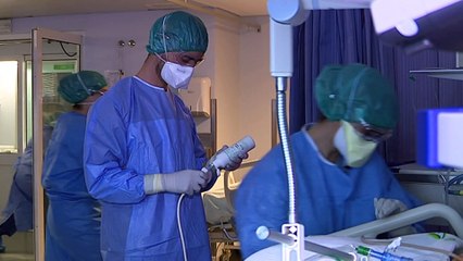 Récord de contagios y fallecidos tras la propagación de la variante británica en Europa