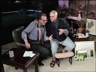 El día que Larry King cantó a dueto con Marlon Brando