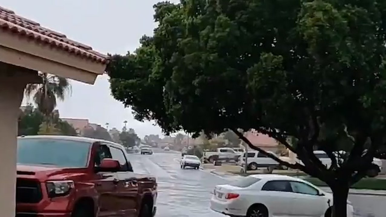 "Surprise thunderstorm" hits SoCal