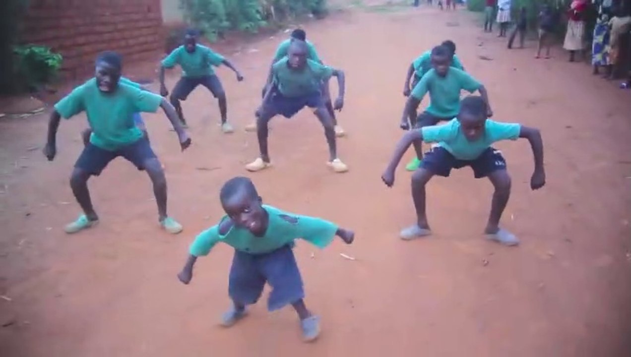 African kids dancing Afro Beat Dance perfomance African  video