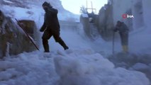 İşçilerin eksi 30 derece buz mesaisi