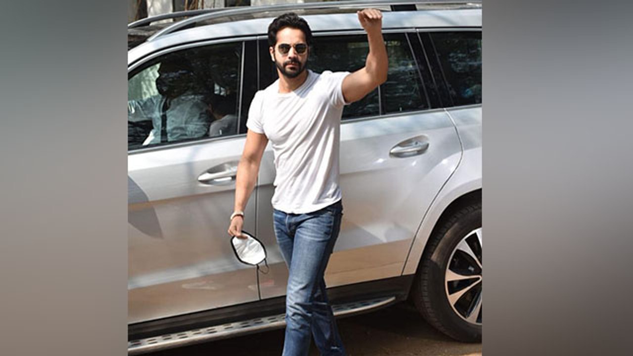 Varun Dhawan CAR ACCIDENT Before WEDDING | Varun Dhawan का CAR ACCIDENT | Boldsky